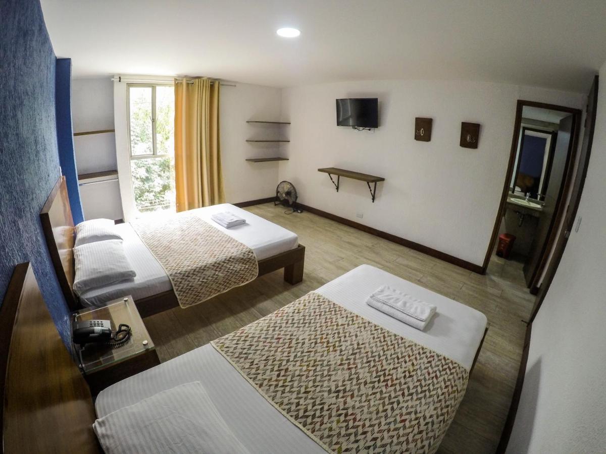 Hotel Prada Sas เบลโญ ภายนอก รูปภาพ