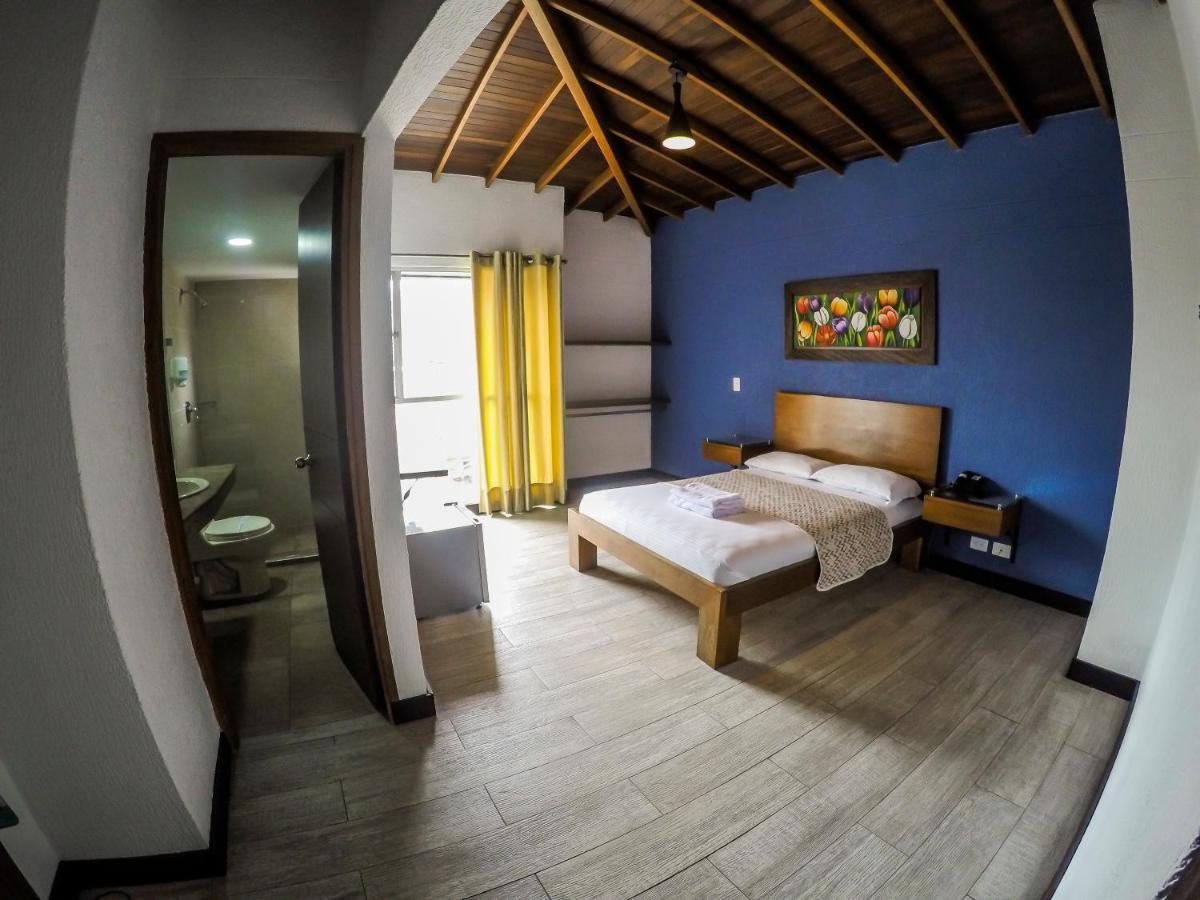 Hotel Prada Sas เบลโญ ภายนอก รูปภาพ